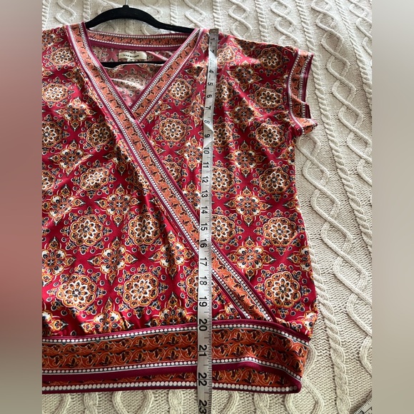 Max Studio Designer Women's Red Patterned Wrap Blouse Size Medium - Picture 9 of 15
